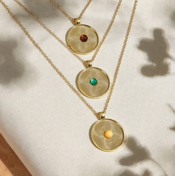 Necklace - Picture 1 of 2